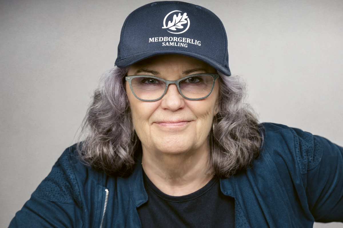 Elisabeth Landgren med Medborgerlig Samling-keps