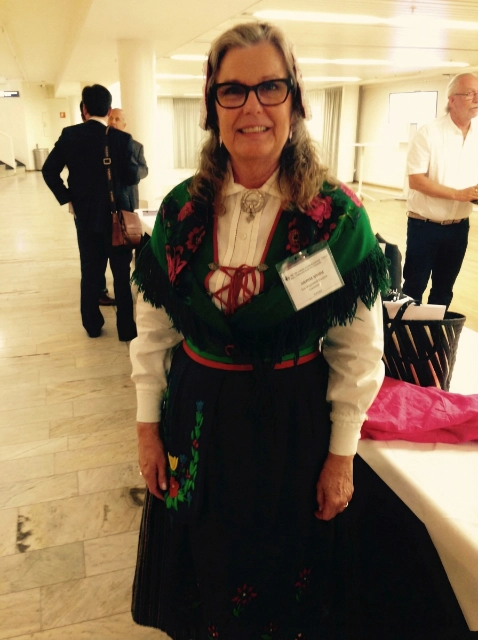 Elisabeth Landgren i folkdräkt vid Svenska Uppfinnareföreningens internationella möte
